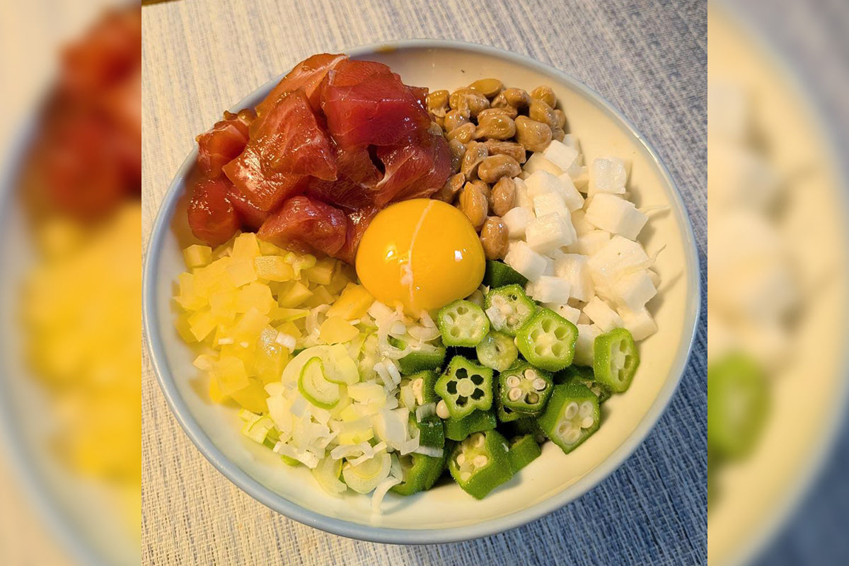 まぐろばくだん丼