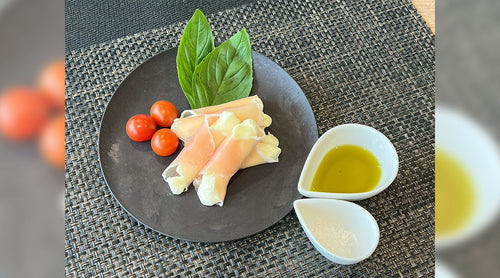 生ハムとモッツァレラチーズのオードブル