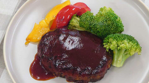 胡麻油で作るジューシーハンバーグ