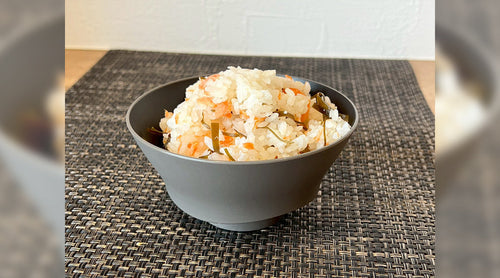 土鍋でごはん  昆布とシャケの混ぜご飯