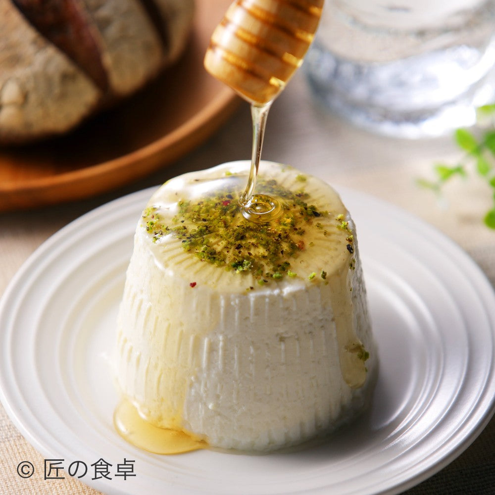 Fresh ricotta cheese (ricotta fresca)
