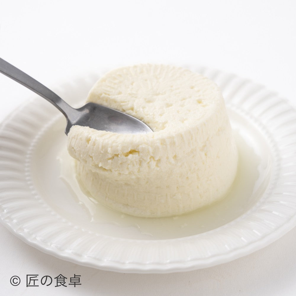Fresh ricotta cheese (ricotta fresca)