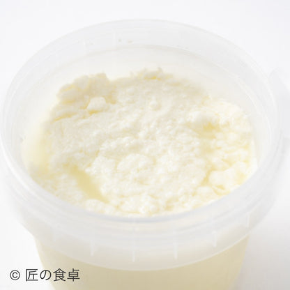 Fresh ricotta cheese (ricotta fresca)